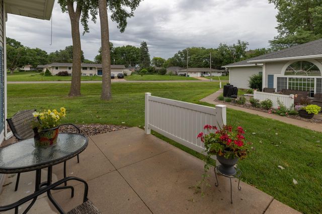 1925 Cabernet Lane NW, Rochester, MN 55901