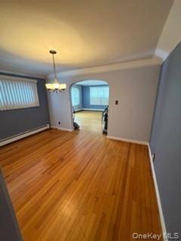 75 Lodge Avenue, Huntington Station, NY 11746