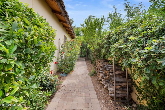 8131 E APPALOOSA Trail, Scottsdale, AZ 85258