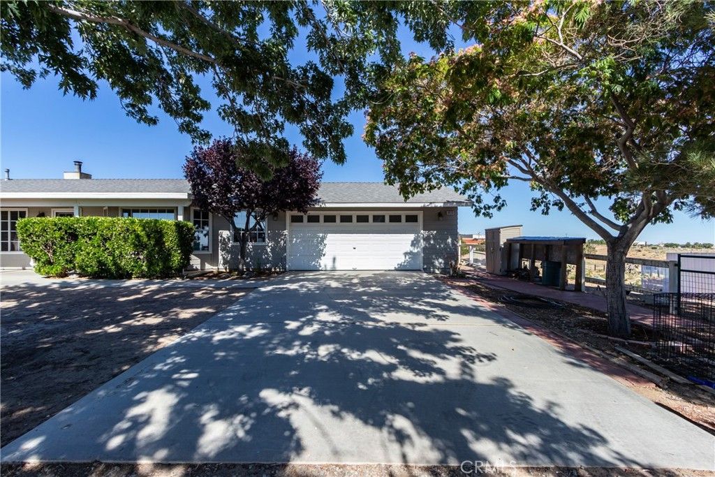 Image 3 of property listing at 8650 Cowberry, Phelan, CA 92371
