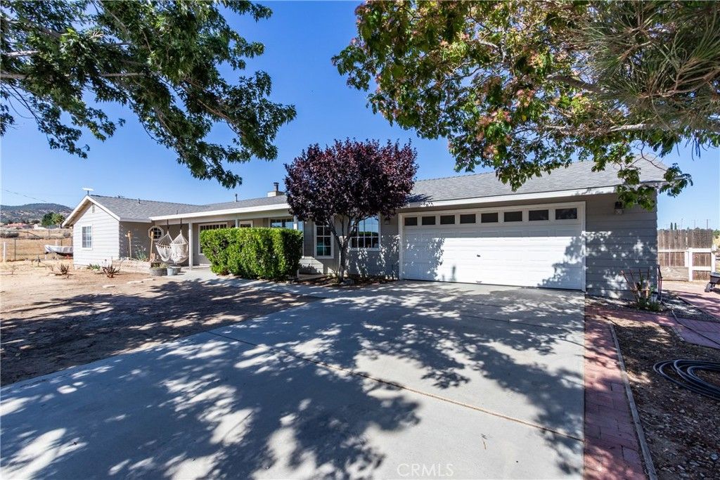 Image 4 of property listing at 8650 Cowberry, Phelan, CA 92371