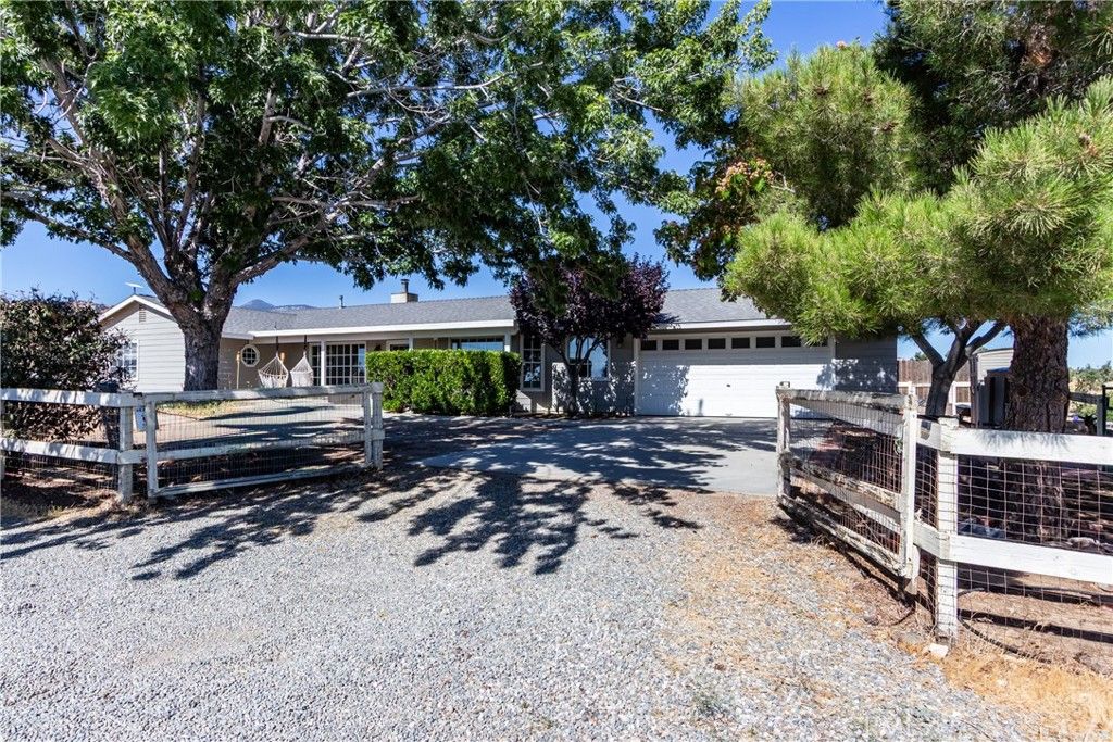Image 5 of property listing at 8650 Cowberry, Phelan, CA 92371