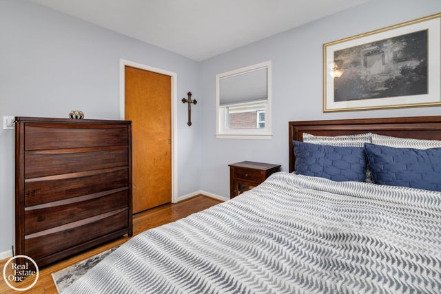 1713 Aline Drive, Grosse Pointe Woods, MI 48236