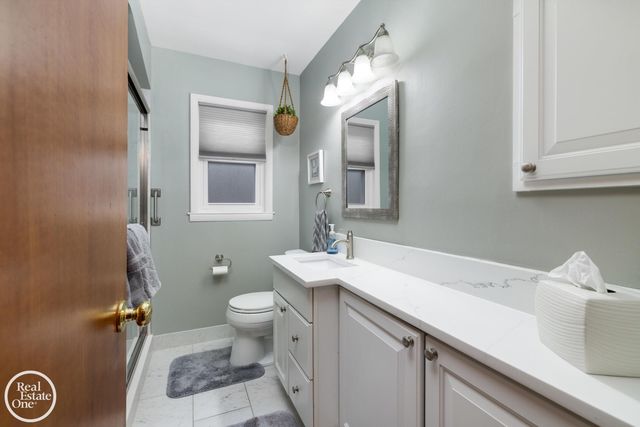 1713 Aline Drive, Grosse Pointe Woods, MI 48236