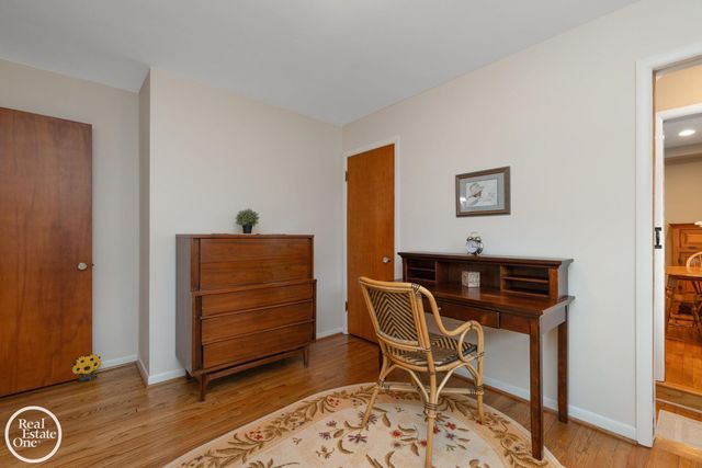 1713 Aline Drive, Grosse Pointe Woods, MI 48236