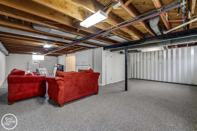 1713 Aline Drive, Grosse Pointe Woods, MI 48236