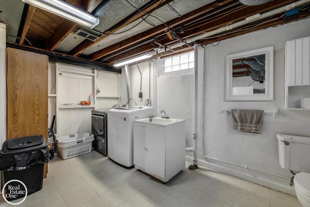 1713 Aline Drive, Grosse Pointe Woods, MI 48236