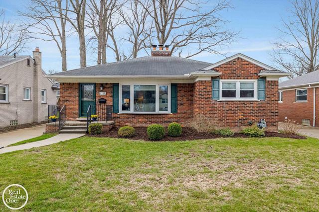 1713 Aline Drive, Grosse Pointe Woods, MI 48236