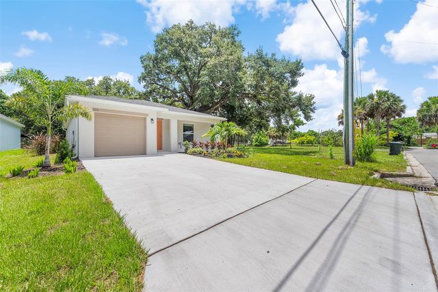 424 Douglas Ct, Fort Pierce, FL 34950