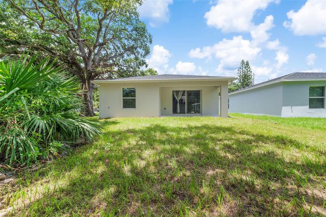 424 Douglas Ct, Fort Pierce, FL 34950
