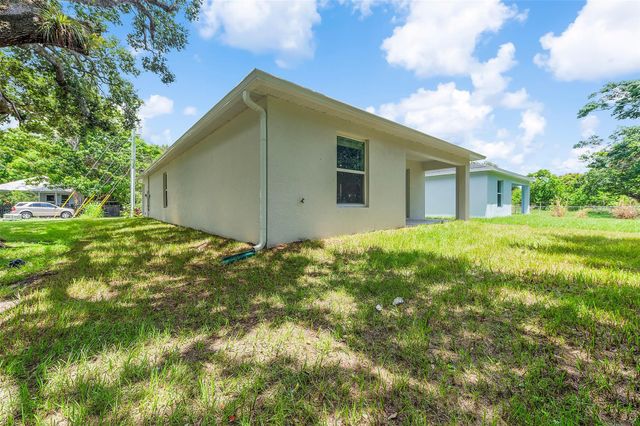 424 Douglas Ct, Fort Pierce, FL 34950