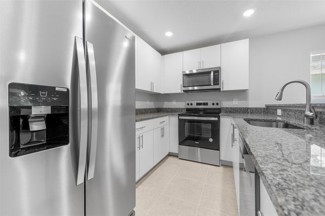 424 Douglas Ct, Fort Pierce, FL 34950