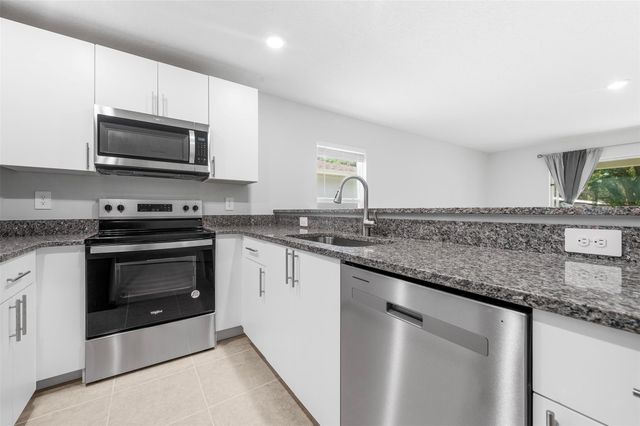 424 Douglas Ct, Fort Pierce, FL 34950