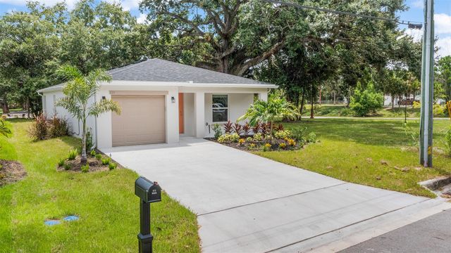 424 Douglas Ct, Fort Pierce, FL 34950