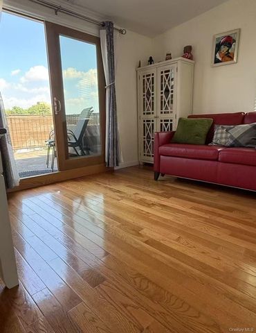 4038 194th Street 3B, Flushing, NY 11358