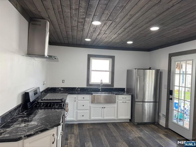 9 Marion Court, Belleville, NJ 07109