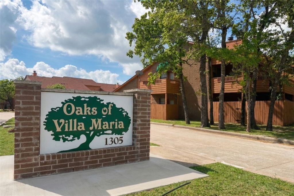 1305 West Villa Maria Road C104, Bryan, TX 77801