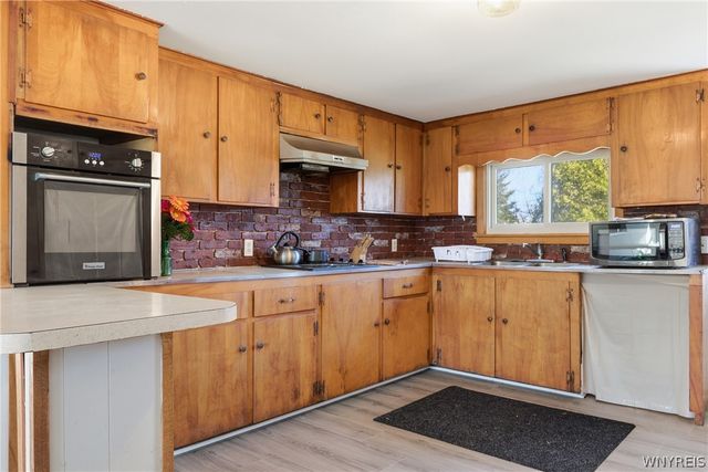 1040 West Hughes Road, Freedom, NY 14009