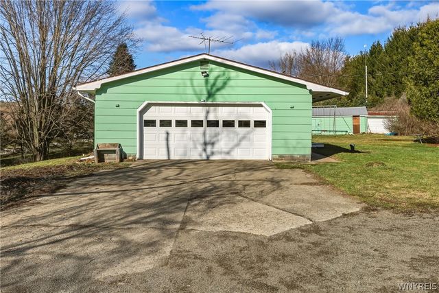 1040 West Hughes Road, Freedom, NY 14009