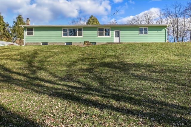 1040 West Hughes Road, Freedom, NY 14009