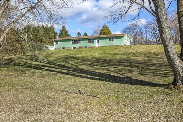 1040 West Hughes Road, Freedom, NY 14009