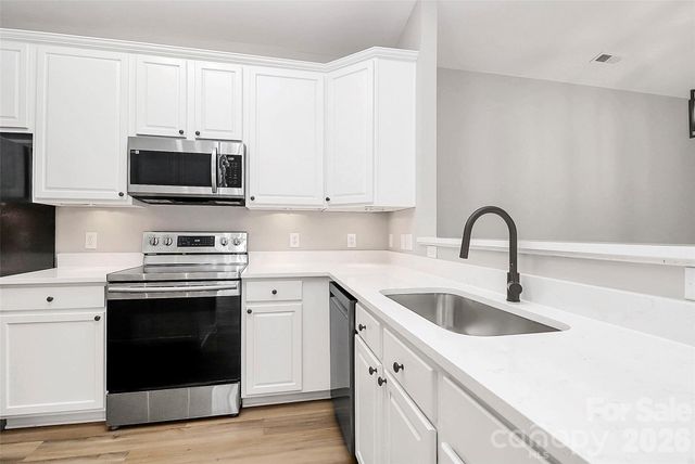 16464 Redstone Mountain Lane, Charlotte, NC 28277