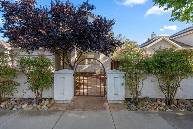 674 W Sunnyoaks Avenue, Campbell, CA 95008