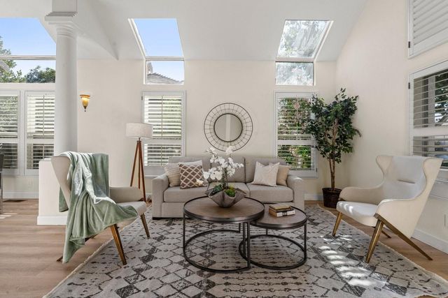 674 W Sunnyoaks Avenue, Campbell, CA 95008