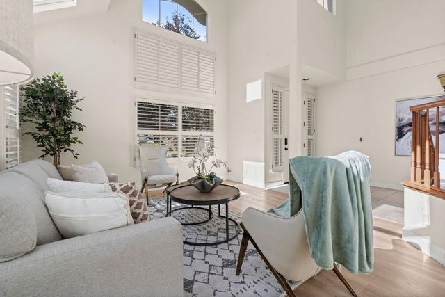 674 W Sunnyoaks Avenue, Campbell, CA 95008