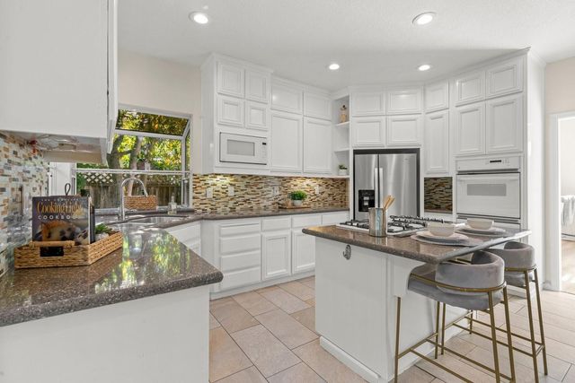 674 W Sunnyoaks Avenue, Campbell, CA 95008