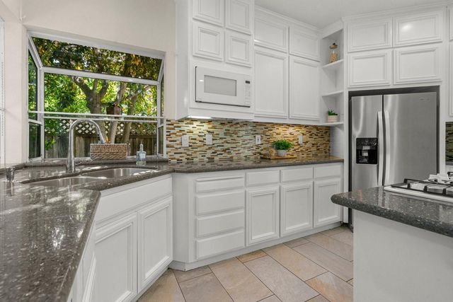 674 W Sunnyoaks Avenue, Campbell, CA 95008