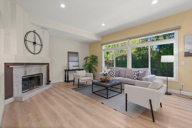 674 W Sunnyoaks Avenue, Campbell, CA 95008
