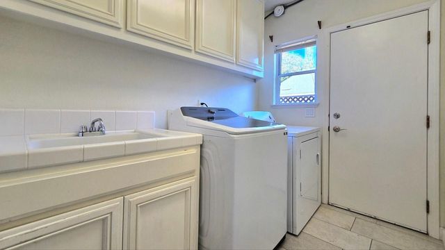 674 W Sunnyoaks Avenue, Campbell, CA 95008