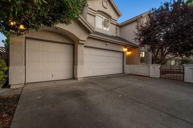 674 W Sunnyoaks Avenue, Campbell, CA 95008