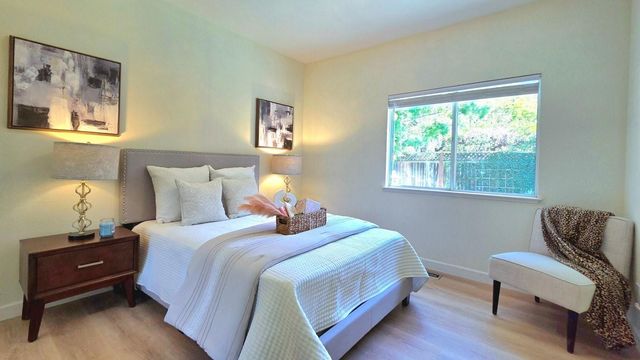674 W Sunnyoaks Avenue, Campbell, CA 95008