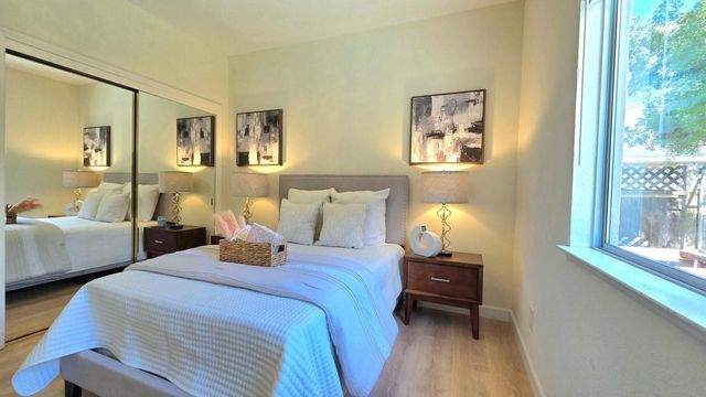 674 W Sunnyoaks Avenue, Campbell, CA 95008