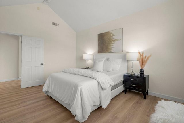 674 W Sunnyoaks Avenue, Campbell, CA 95008