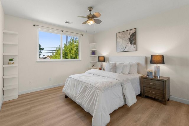 674 W Sunnyoaks Avenue, Campbell, CA 95008