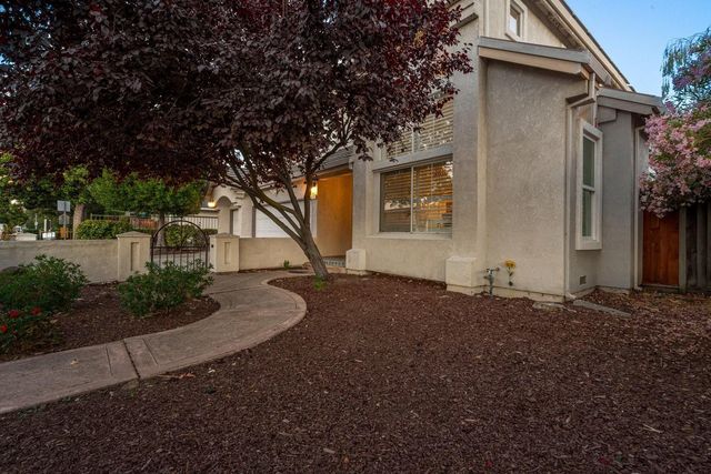 674 W Sunnyoaks Avenue, Campbell, CA 95008