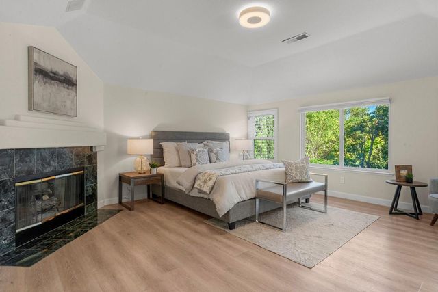 674 W Sunnyoaks Avenue, Campbell, CA 95008