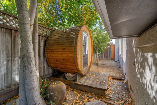 674 W Sunnyoaks Avenue, Campbell, CA 95008