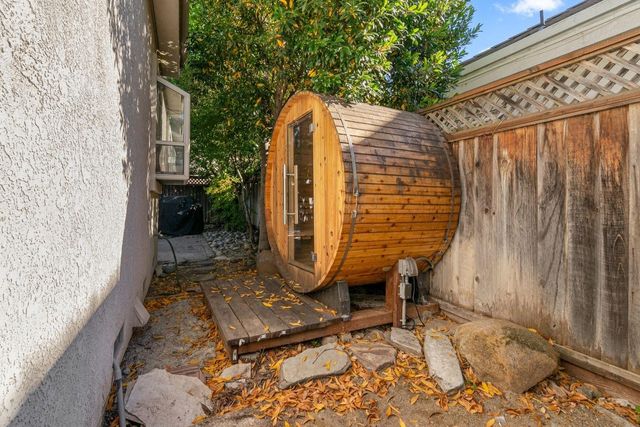 674 W Sunnyoaks Avenue, Campbell, CA 95008