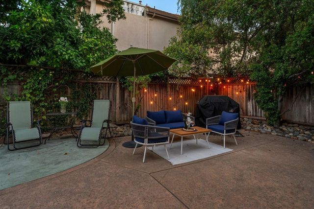 674 W Sunnyoaks Avenue, Campbell, CA 95008