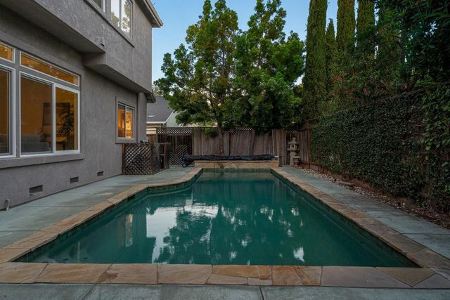 674 W Sunnyoaks Avenue, Campbell, CA 95008