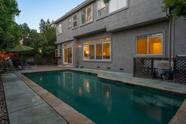 674 W Sunnyoaks Avenue, Campbell, CA 95008