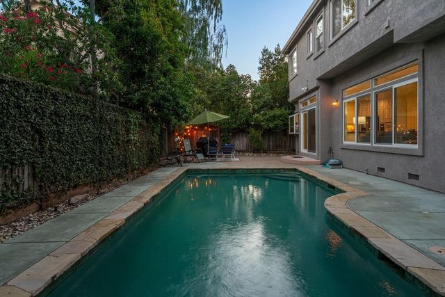 674 W Sunnyoaks Avenue, Campbell, CA 95008