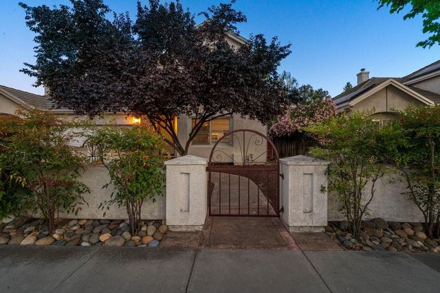 674 W Sunnyoaks Avenue, Campbell, CA 95008
