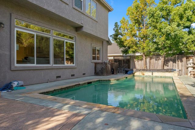 674 W Sunnyoaks Avenue, Campbell, CA 95008