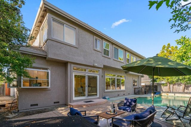 674 W Sunnyoaks Avenue, Campbell, CA 95008