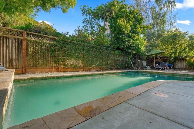 674 W Sunnyoaks Avenue, Campbell, CA 95008